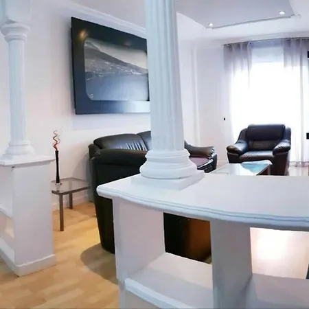 Comfortable And Spacious, At 5m Puertocruz Apartment